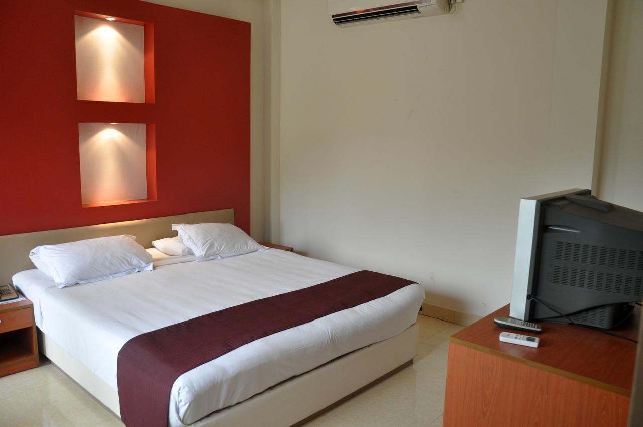 Foy'S Lake Resort Dakhin Kattali Ngoại thất bức ảnh